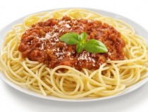 Spaghetti Bolognese with Basil Leaf